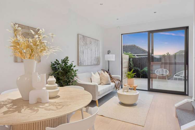34 Holland Avenue Pt England_6