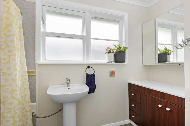 43 Hay Street Naenae_10