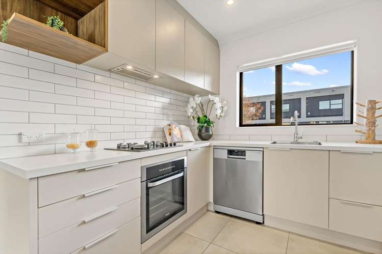 6 Orona Place Takanini_4