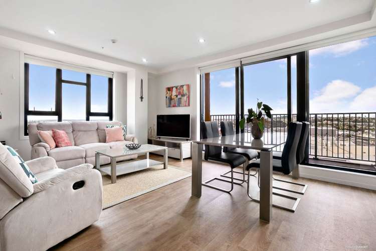 810/20 Mccrae Way New Lynn_1