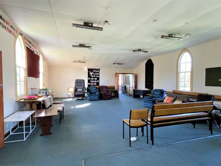 35 Main Road Owaka_3