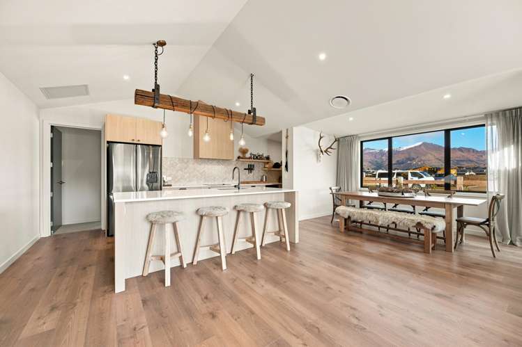 1 Moonstone Street Wanaka_12