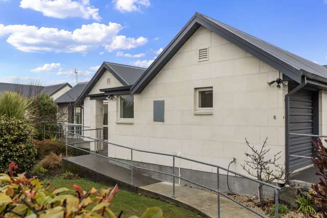 Charming Oamaru Stone Unit