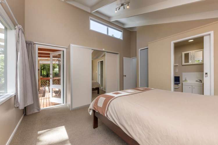 55 Bush Road Waiatarua_9