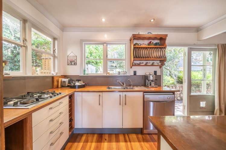 121 Wainuiomata Road Wainuiomata_11