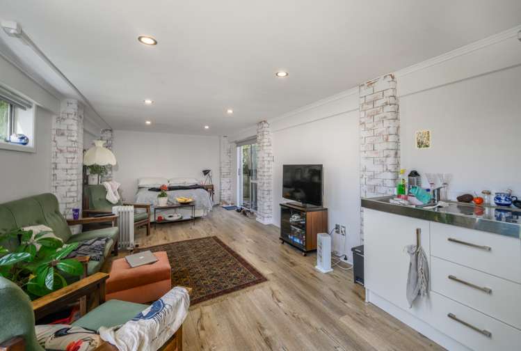 6 Freyberg Place Howick_16