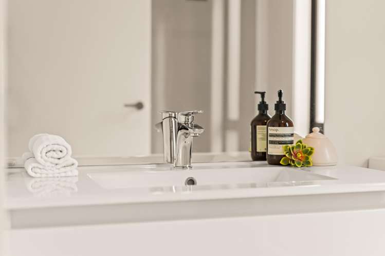 1,4,5,8,16,19;/4 Tawhai Street Stokes Valley_9