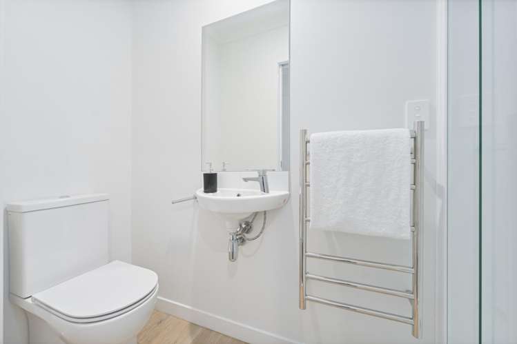 5/5 Peachgrove Road Te Atatu Peninsula_9