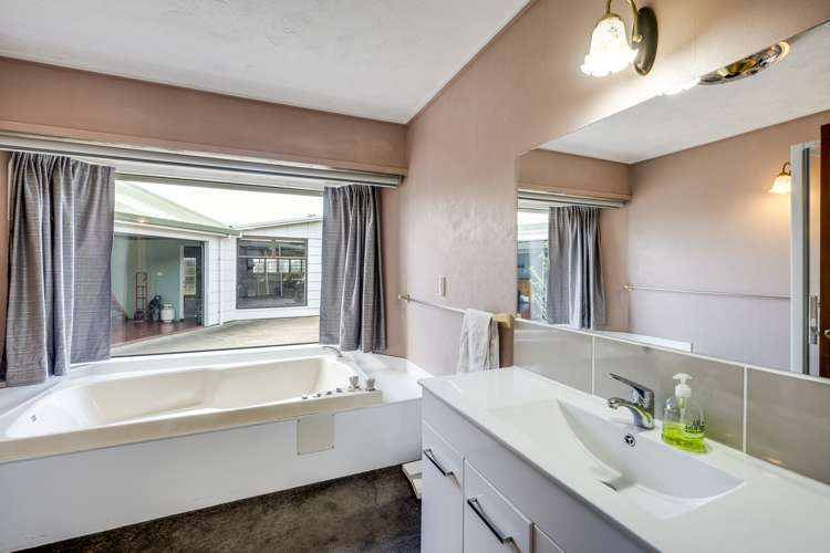 56 Hetley Crescent Taradale_13