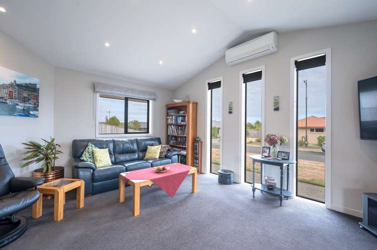 28 Cambelldon Crescent Stoke_10