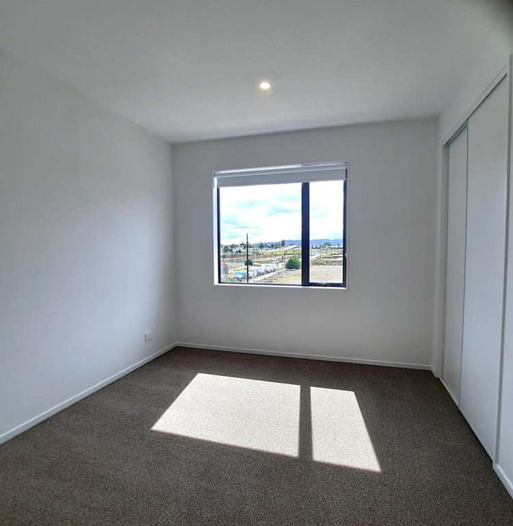 15 KOHEPIRO LANE "PARK GREEN" Papakura_21