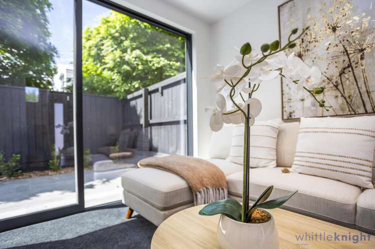 2/11 Carlton Mill Road Merivale_14