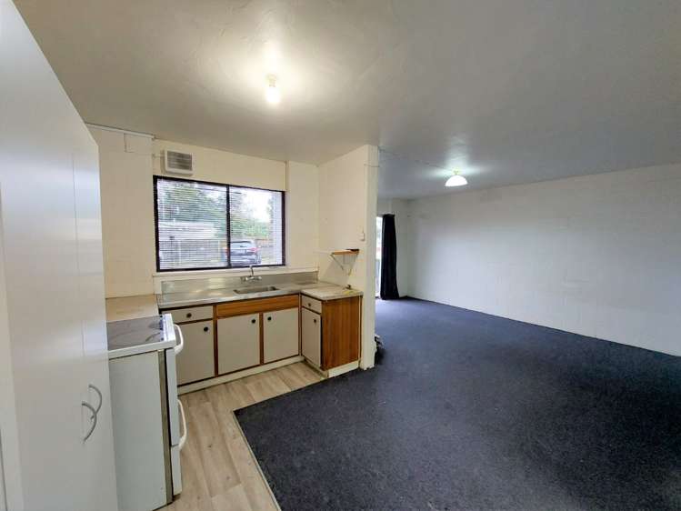 2/49 Tui Road 10695_3