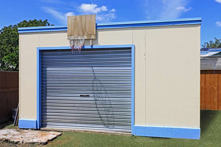 905 Willowpark Road North Mayfair_9