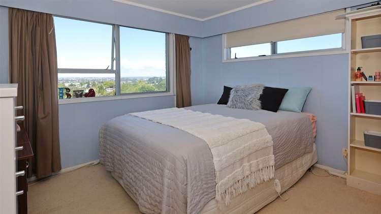 13 Taitua Drive Te Atatu South_12