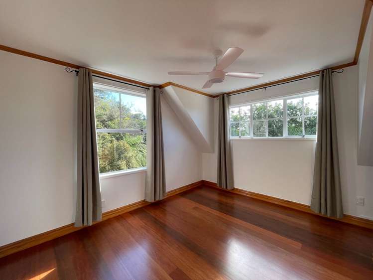 990 Sandspit Road Sandspit_10