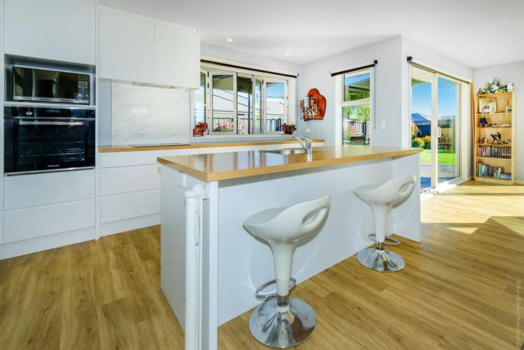 74 Oaks Drive Lincoln_13