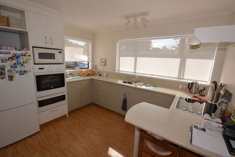 17a Kowhai Grove Waikanae_12