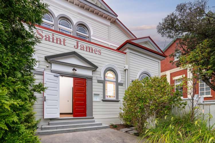 2/235 Adelaide Road Newtown_18