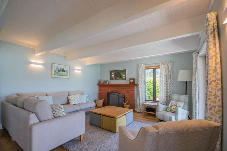 11 Settlers Hill Akaroa_4