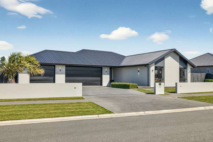 56 Carnaveron Drive Lincoln_38