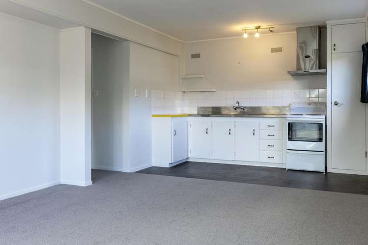 32 Tremaine Avenue Two Mile Bay_13