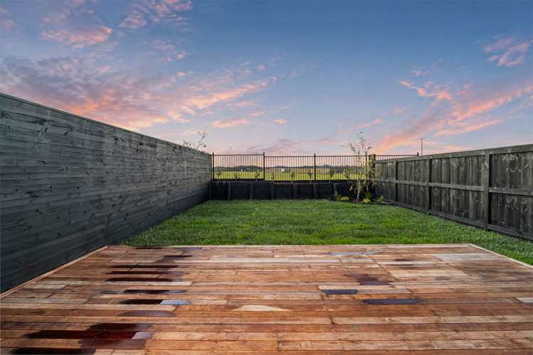94 Parish Drive_4