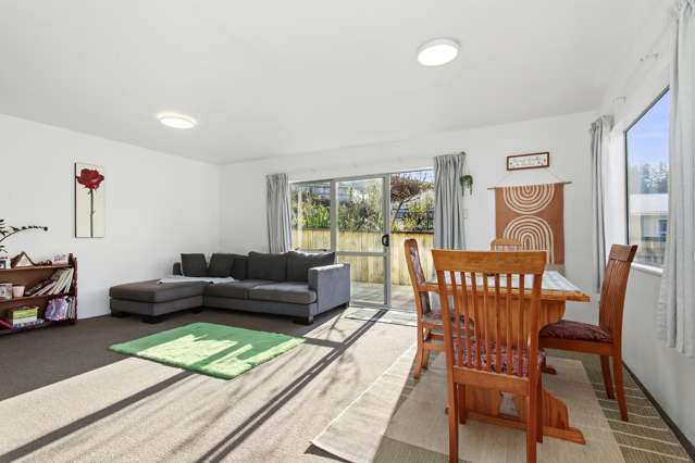 8 Hastings Grove Wainuiomata_3