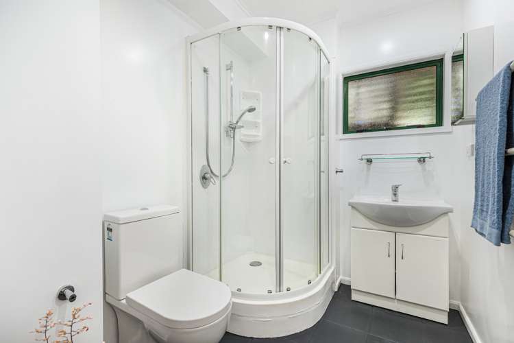 92 Scenic Drive Titirangi_15