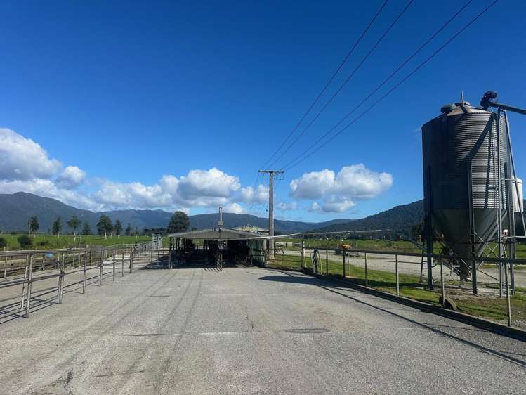 212-222 Municipal Road Kowhitirangi_1