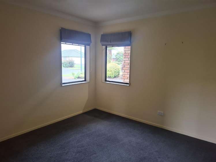 24 Oaklands Drive 11373_20