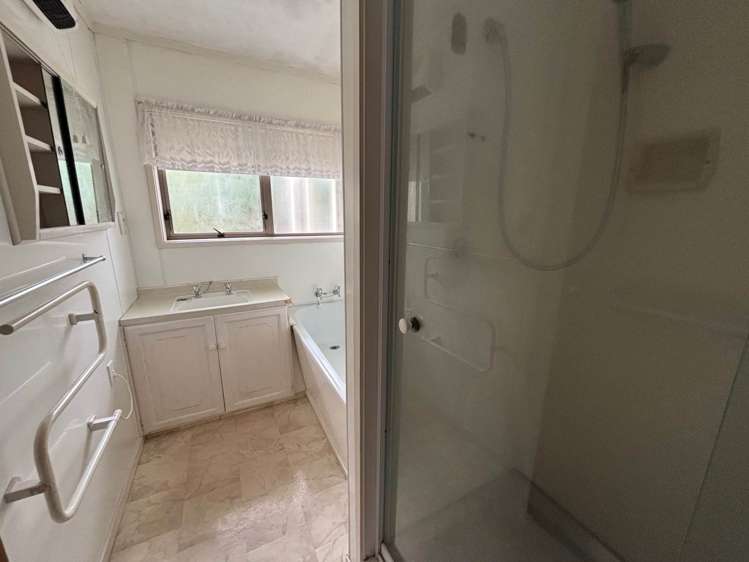 5B Hedge Row Sunnyhills_8