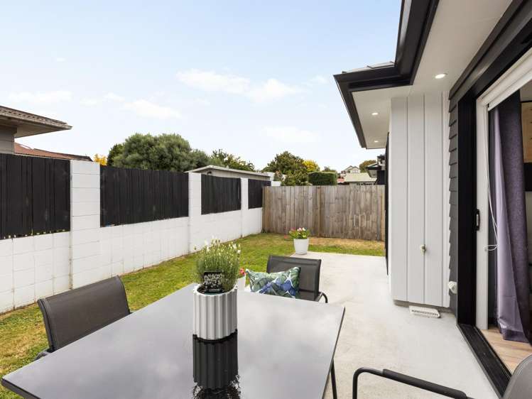 2/5 Camden Place Pukete_1