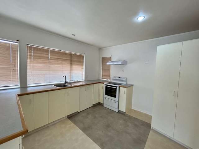 27C Renwick Place 10811_1