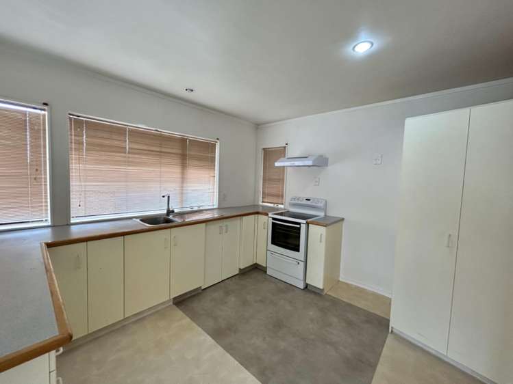 27C Renwick Place 10811_1