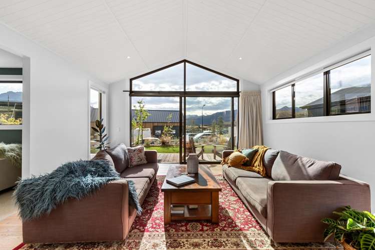 66 Spur Ridge Rise Jacks Point_11