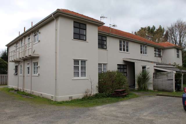 ROSLYN - 2 BEDROOM