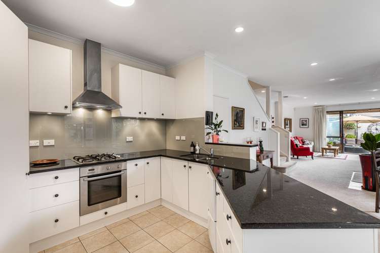 14 Canterbury Park Lane Ellerslie_5