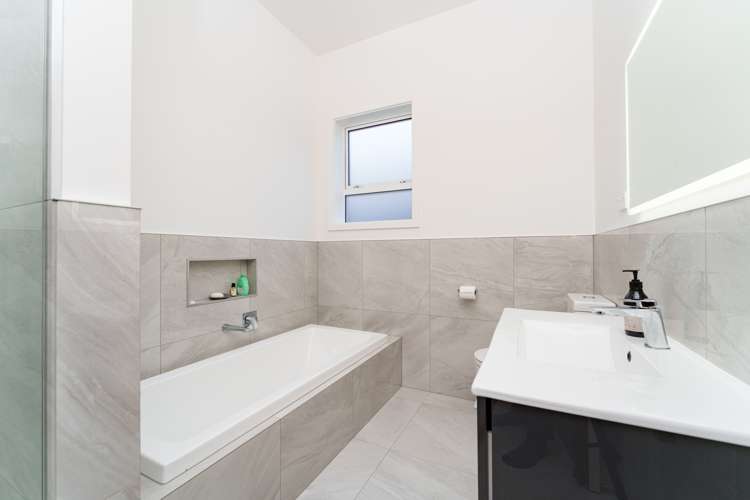 19 Ings Avenue Saint Clair_23