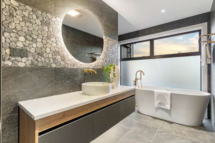 4 Taku Close Long Bay_18