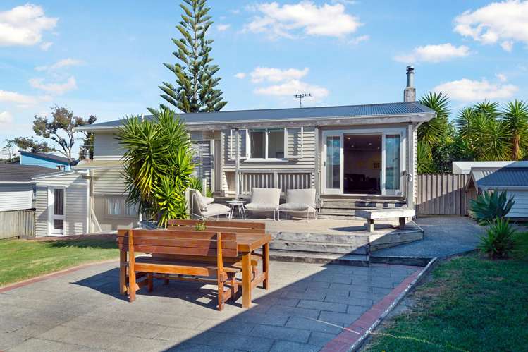 8 Geneva Place Blockhouse Bay_16