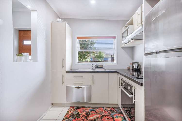 8/46 Peachgrove Road Hamilton East_3