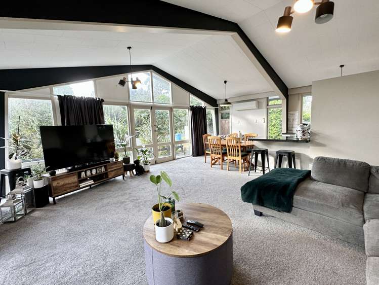 15 Rakiura Parade Otatara_9