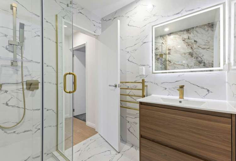 2 & 3/142 Great South Road Manurewa_17