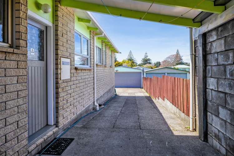 82 Grey Street Waitara_23