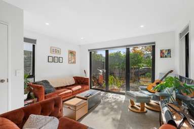2/312 Worcester Street_2