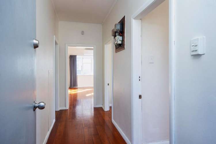 6 Mccullough Avenue Mount Roskill_14