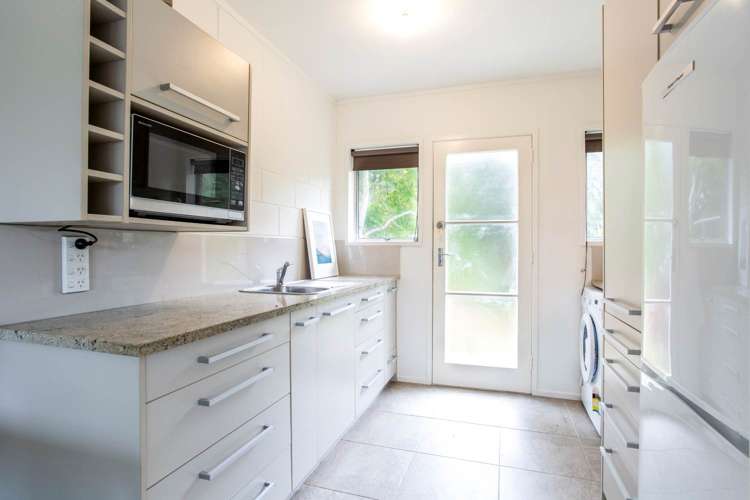 2/20 Hinau Street New Lynn_2