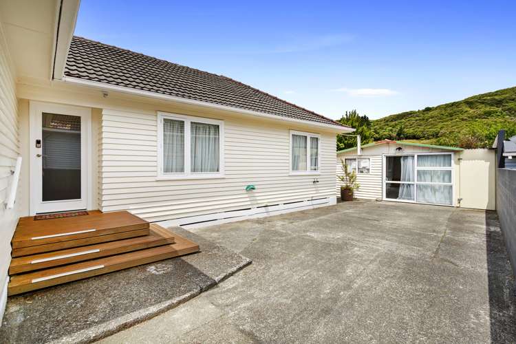 37 Lees Grove Wainuiomata_19
