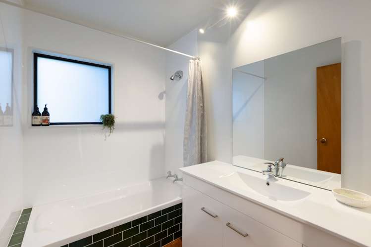 28b Margaret Road Bellevue_17